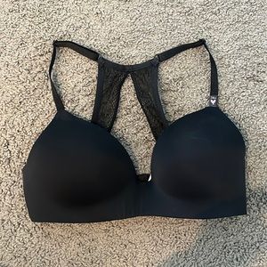 NWT Victoria’s Secret 34D Wireless Lace Racerback Black Bra